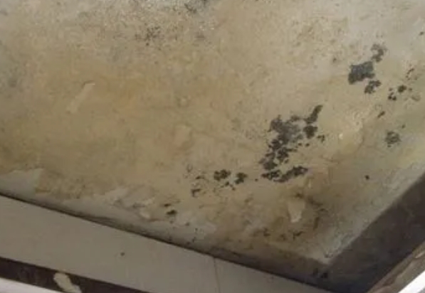 龙胜阳台漏水维修公司分享下龙胜卫生间渗水维修需要注意哪些问题。